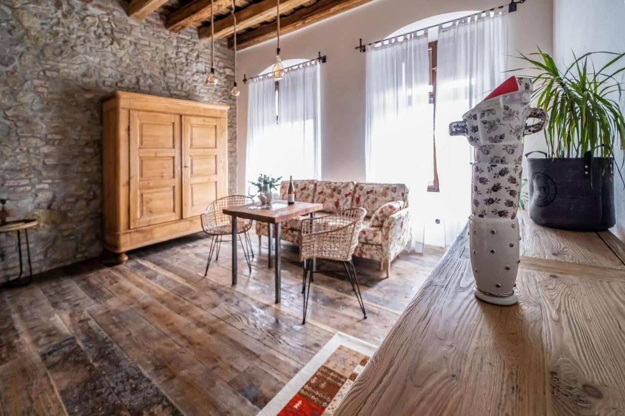 Knize Ferdinand Apartments Mikulov Exterior photo