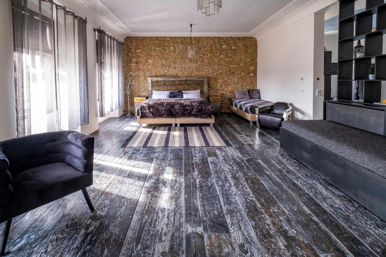 Knize Ferdinand Apartments Mikulov Exterior photo