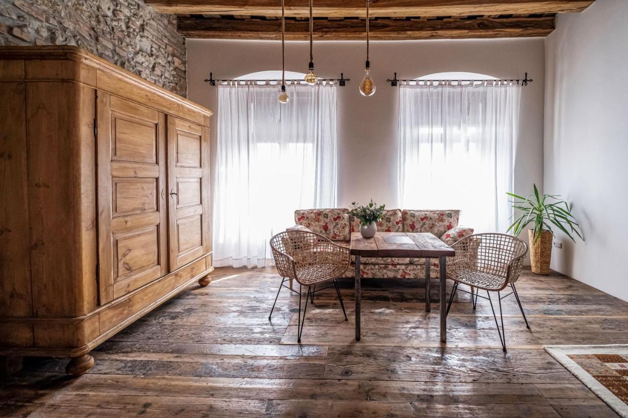 Knize Ferdinand Apartments Mikulov Exterior photo