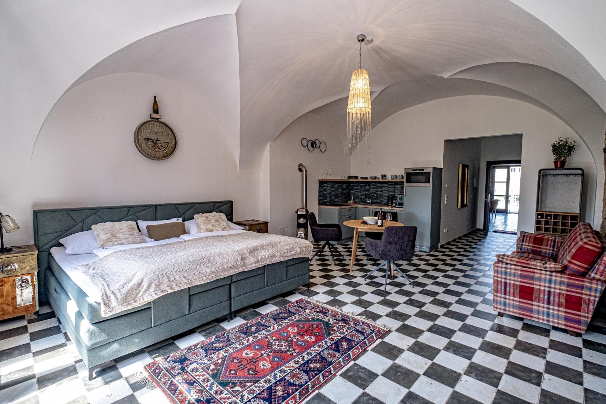 Knize Ferdinand Apartments Mikulov Room photo